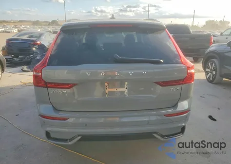 2025 Volvo Xc60 Core z USA, uszkodzony, nr VIN YV4H60RJ8S1067646
